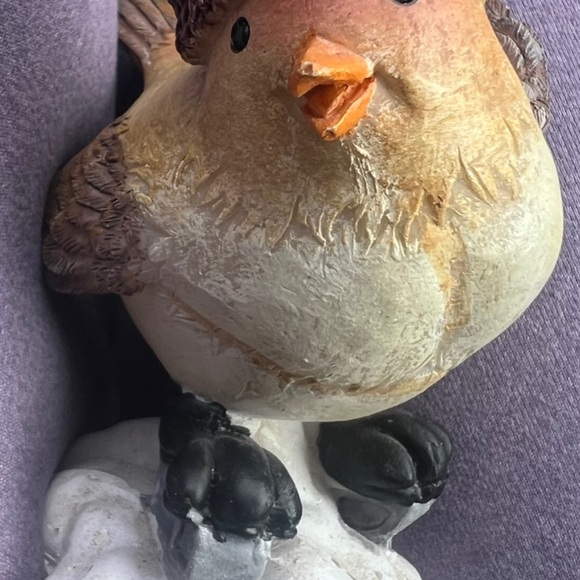 Adorable Small Bird figurine With Winter Hat And Ice Skates. In good condition. - Picture 2 of 6